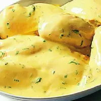 Pošírované kuře s citronovou omáčkou Pošírované kuře s citronovou omáčkou