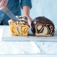 Meruňkovo-marcipánová babka Meruňkovo-marcipánová babka