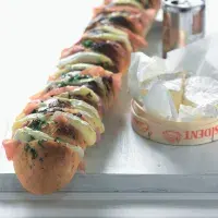 Bageta s bylinkovým máslem