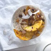 Blesková kaše s ananasem a kokosem Blesková kaše s ananasem a kokosem