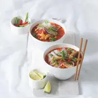 Blesková kokosová kari polévka s nudlemi