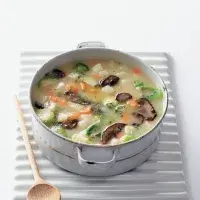 Bramboračka s kapustičkami Bramboračka s kapustičkami
