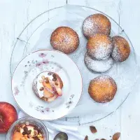 Bramborové koblížky s dušenými jablky