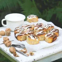 Šneci s ořechy a rumovou polevou