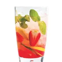 Campari punč s citrusy & jahodami