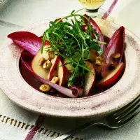 Salát z červené čekanky a hrušek