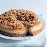 Cheesecake s ořechovou posypkou Cheesecake s ořechovou posypkou