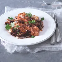 Chilli losos se zázvorem a nudlemi Chilli losos se zázvorem a nudlemi