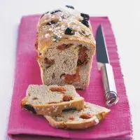 Chléb se sušenými rajčaty