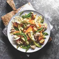 Chřestový salát s krabem