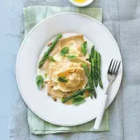 Ravioly s chřestem a ricottou Ravioly s chřestem a ricottou