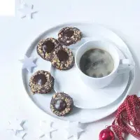 Čokoládové knoflíky s lískovými oříšky Čokoládové knoflíky s lískovými oříšky