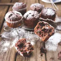 Čokoládové muffiny s banánem a kokosem