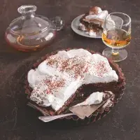 Čokoládový koláč s pusinkovou čepicí