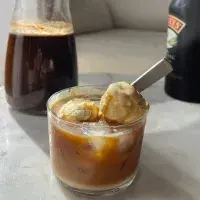 Affogato latte s Baileys