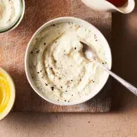 Studená křenová omáčka