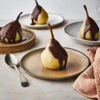 Pošírované hrušky s čokoládovou omáčkou