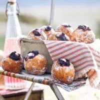 Borůvkové cheesecake koblihy