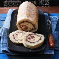 Zmzlinová roláda s malinami