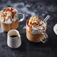 Ledová káva s karamelem