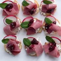 Crostini s hovězí šunkou