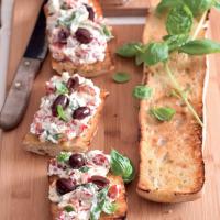Crostini s dipem z fety