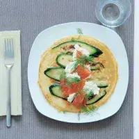 Cuketová palačinka s uzeným lososem Cuketová palačinka s uzeným lososem