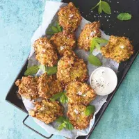 Cuketové placičky s haloumi Cuketové placičky s haloumi
