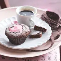 Cupcaky s jahodovým srdíčkem Cupcaky s jahodovým srdíčkem