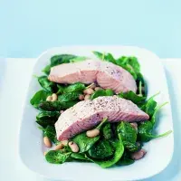 Chřest, losos a špenát Chřest, losos a špenát