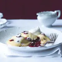 Brusinkové taštičky s vanilkovým krémem Brusinkové taštičky s vanilkovým krémem