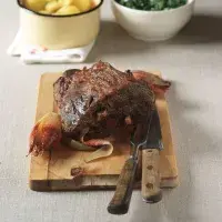 Dušená hovězí plec na šalotce