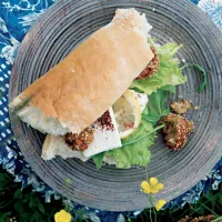 Falafel obalený v sezamu Falafel obalený v sezamu
