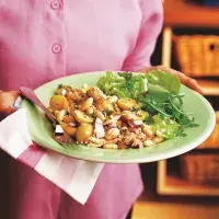 Sytý salát z tuňáka a fazolí