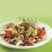 Fazolový salát s opečenými rajčaty