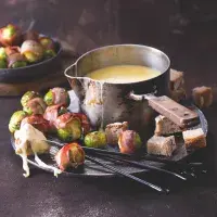 Fondue s růžičkovou kapustou Fondue s růžičkovou kapustou