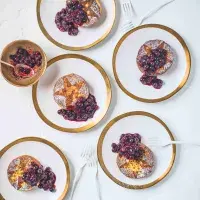 Francouzský toust s kompotem z borůvek se šalvějí