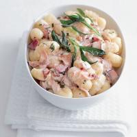 Gnocchi se šalvějovou smetanou