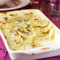 Gratinované brambory Dauphinoise Gratinované brambory Dauphinoise