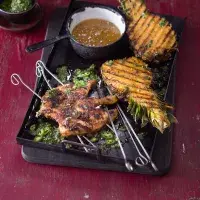 Grilované kuře s ananasem a karibskou salsou Grilované kuře s ananasem a karibskou salsou