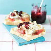 Hermelínové tousty s brusinkami