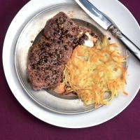 Hovězí steak na pepři s bramborovými rösti