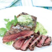 Hovězí steak s bylinkovým máslem