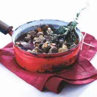 Hovězí po burgundsku s houbami