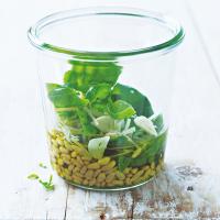 Hrubé bazalkové pesto