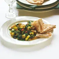 Indické bramborové kari s kopřivami