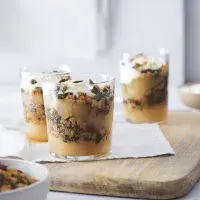 Jablečná svačinka (granola s jablečným pyré)