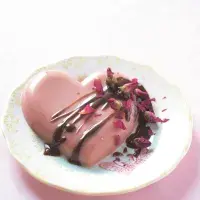 Jahodová panna cotta Jahodová panna cotta