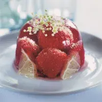 Jahodové bezové želé