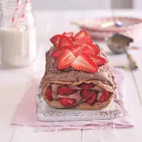 Piškotová roláda bez vážení s pařížskou šlehačkou 